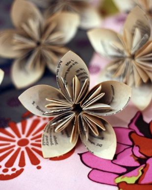 Atelier : «Quand les vieux livres se transforment en fleurs…» - Bibliothèque de Cabestany